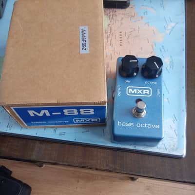 Discontinued : 2004 MXR M88 Bass Octave image 1
