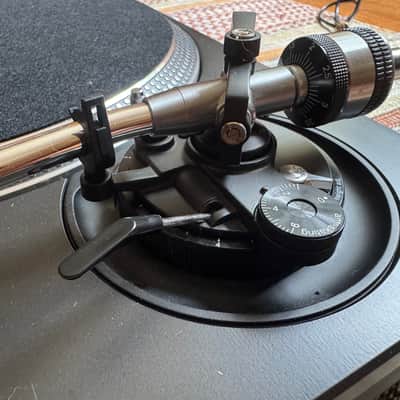 Technics SL- 1210 MK5 (with flight case) image 11