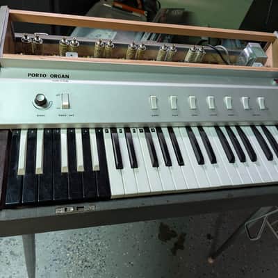 Porto combo suitcase Organ Italy Ideal CEI Noble vintage synth Farfisa/Starmaster-adjacent needs work Italian 1960’s blue grey tolex image 2