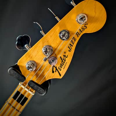 Fender American Deluxe Jazz Bass with Maple Fretboard 2011 Black image 5