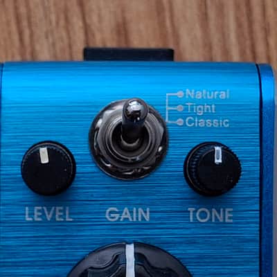 Rowin : Distortion mini pedal, w/ 3 distortion modes - a Suhr Riot clone, 2020s (Model# LEF-601B) image 4