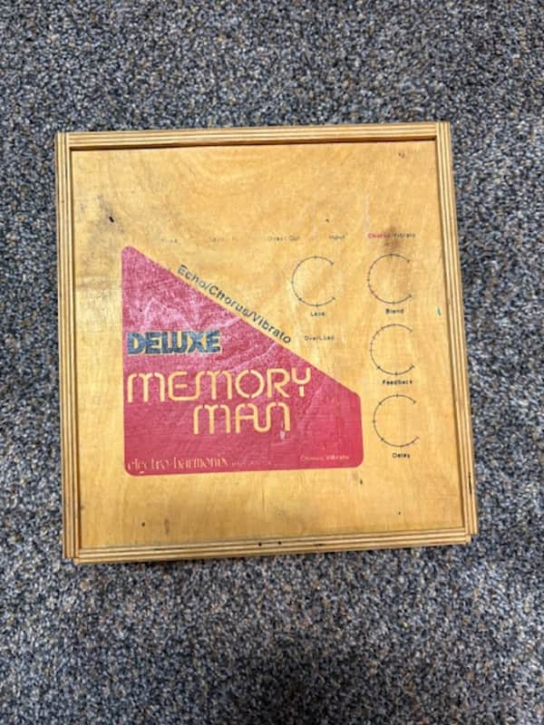 Electro-Harmonix Deluxe Memory Man Reissue