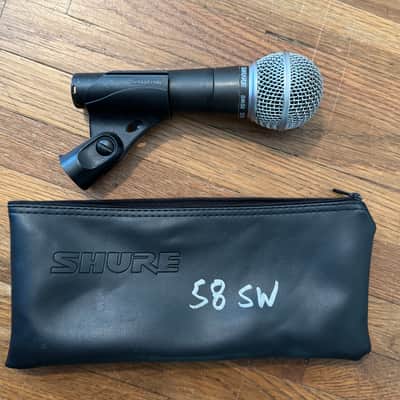 Shure SM58 Handheld Cardioid Dynamic Microphone with Clip and Pouch. image 2