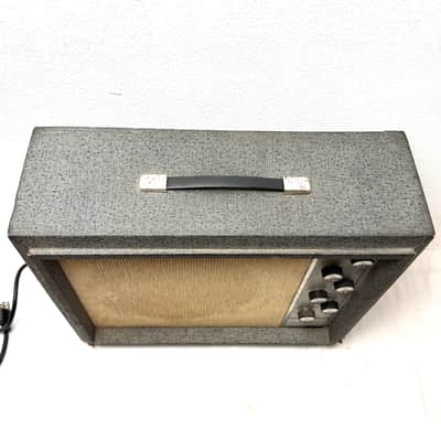 Silvertone 1482 5-Watt 1x12 Guitar Combo 1960's image 4