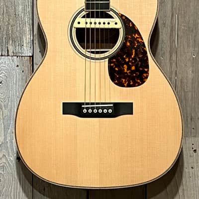 Larrivee 000-40 Custom Figured European Walnut Natural, Larrivee's Private Wood Stash Guitar ! image 4