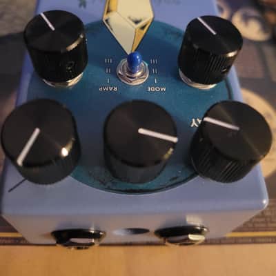 Walrus Audio Lüm Texture Engine 2025 - Muted Blue Matte image 3