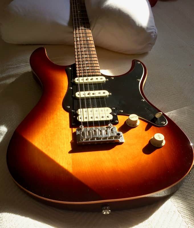 Yamaha PACIFICA 412V Violin Burst image 1