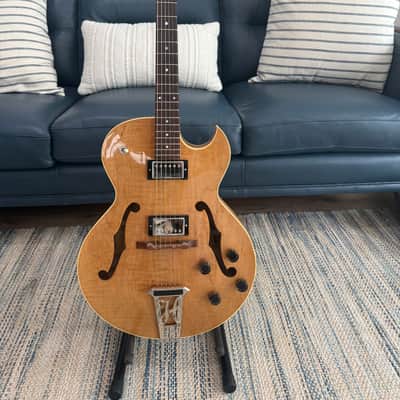 Heritage H-575 Carved Solid Top Used Bild 1