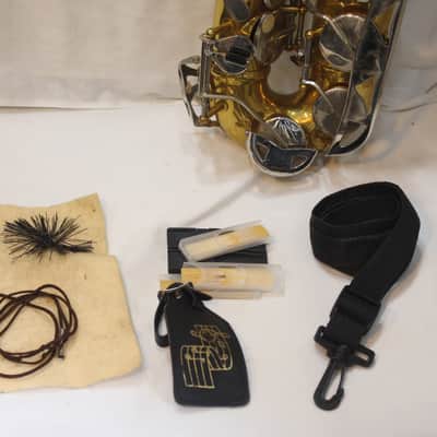 Conn 20M Alto Saxophone w/Case - Brass image 5