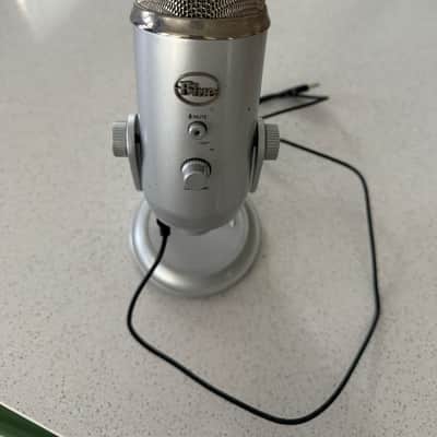 Blue Yeti Multipattern USB Microphone 2010s - Blackout image 1