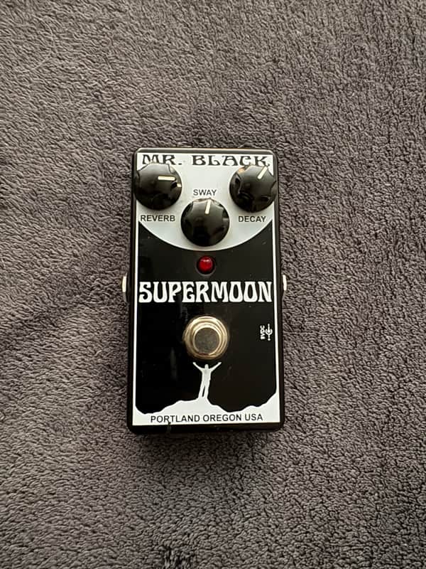 Mr. Black Supermoon 2010s - Black image 1