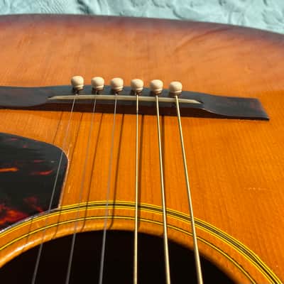 Guild F-20 Troubadour 1966 - Sunburst image 4