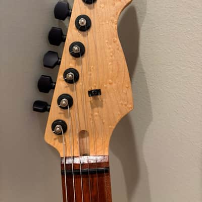 Unbranded Stratocaster partscaster - White w/black binding image 4