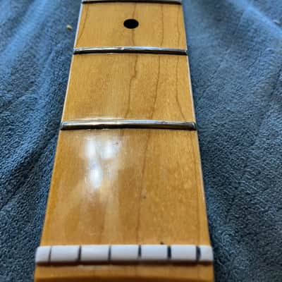 2014 Fender American Standard Stratocaster with Maple Fretboard 2008 - 2016 - 3-Color Sunburst image 9