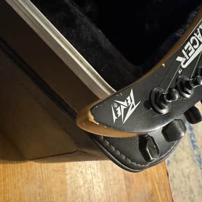 Peavey Tracer with original hard case image 7