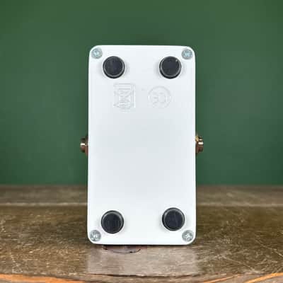 Electro-Harmonix Crayon 69 Full-Range Overdrive 2015 - Present - White with Vertical Crayons image 3