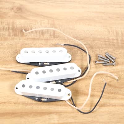 Golden Age Alnico 5 Stratocaster Pickup Set - White Covers image 1