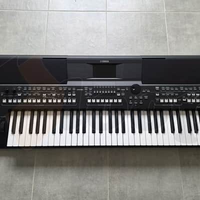 Yamaha PSR-SX600 arranger image 7