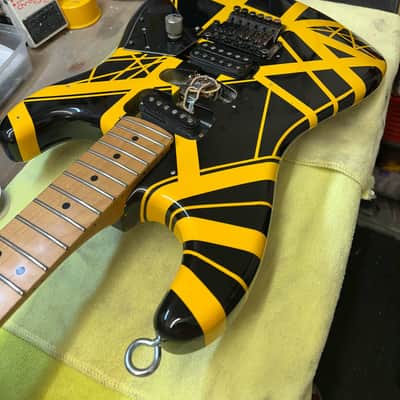 Handmade EVH Bumblebee 2025 - Nitro image 3