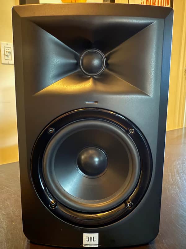 JBL LSR305 (1st Gen) 5" 2-Way Active Studio Monitor (Single) image 1