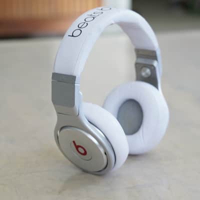 Beats Pro Wired Over-Ear Headphone - White image 1