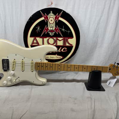 Fender Player Plus Stratocaster Guitar 2022 - Olympic Pearl / Maple neck image 1