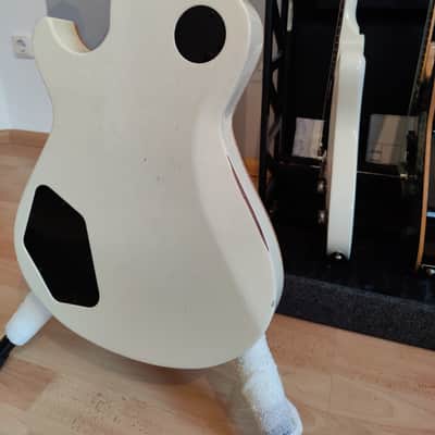 Knaggs Kenai T - Creme Relic image 17