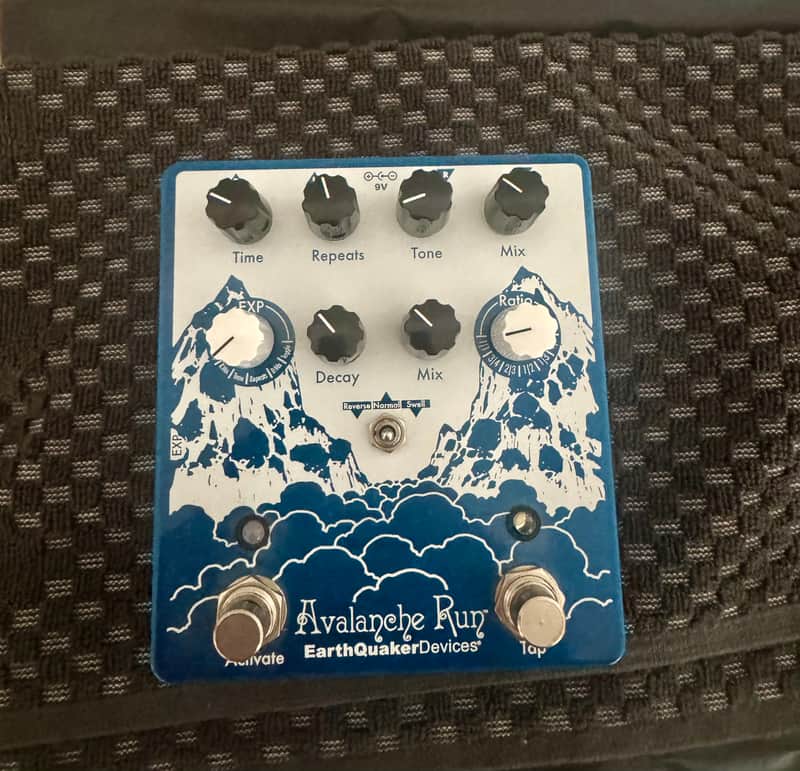 EarthQuaker Devices Avalanche Run Stereo Reverb & Delay with Tap Tempo V2