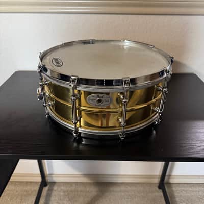 Pearl 14x5.5" SensiTone Custom Alloy Brass Snare Drum - Deluxe Tube Lug Edition (1990s) w/Case image 3