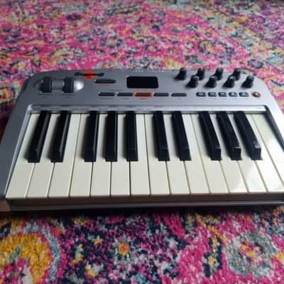 M-Audio Oxygen 8 V2 25-Key MIDI Controller Keyboard 2006 - 2007 - Silver image 2