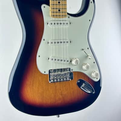 Fender Player Stratocaster Maple Fretboard 2022 3-Color Sunburst Electric Guitar image 3