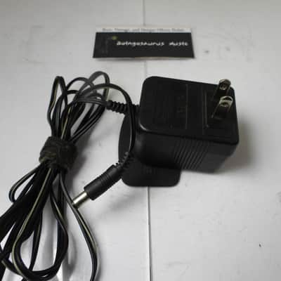 OEM Zoom AD-006D 9-Volt DC Power Supply Effects Pedal Adapter Original image 3