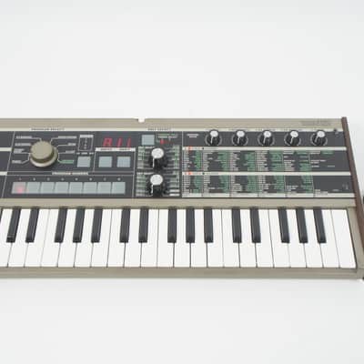 KORG microKORG Analog Modeling Keyboard Synthesizer Vocoder w/ 100-240V PSU