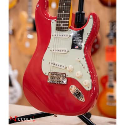 Fender American Professional Classic Stratocaster, Rosewood Fingerboard, Faded Dakota Red image 4