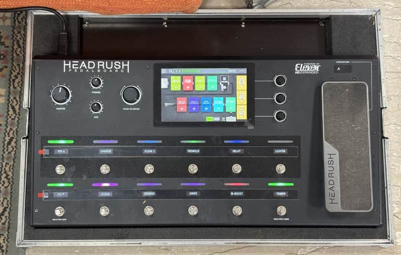 HeadRush Pedalboard Multi-effect guitar pedalboard with a hard case image 1