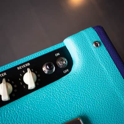 Fender Limited Edition Blues Junior IV - Two Tone Purple/Seafoam image 6
