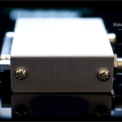 Summing Mixer Box | Studio-Grade | Passive | Analog Audio 8 Balanced IN | 2 OUT image 2