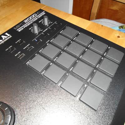Akai MPC 2000XL Custom Black w/Blue LEDs & Black PADs 1GB CF Drive 32MB RAM imagen 7