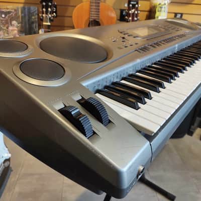 Casio WK-1800 76-Key Workstation Keyboard 2000s - Silver image 2