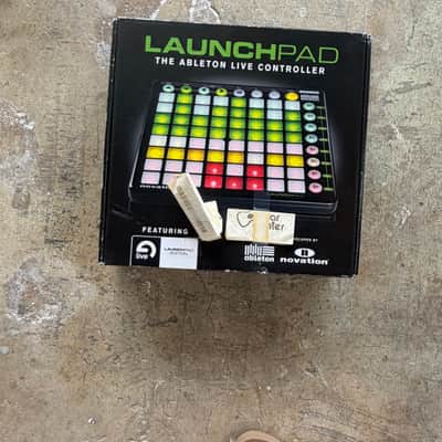 Novation Launchpad MKI Pad Controller 2009 - 2014 - Black image 2