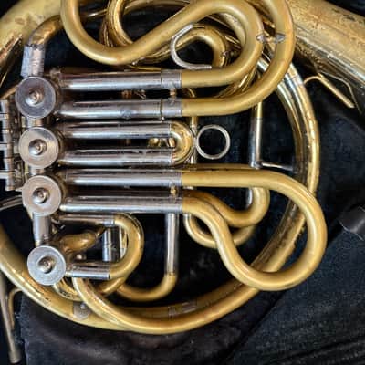 Yamaha YHR-561 Double French Horn with case and mouthpiece, Made in Japan image 3