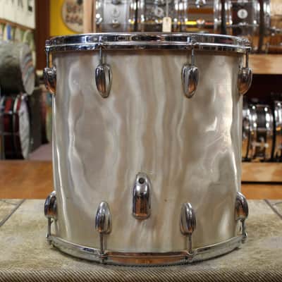1960s Slingerland 14x14 Floor Tom in White Satin Flame Pearl image 2