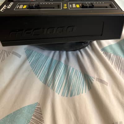 Akai MPC 1000 Sampler - Black image 4