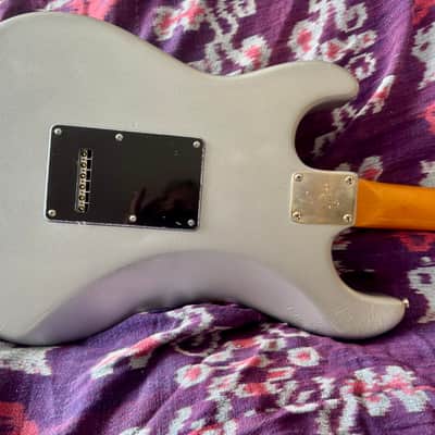 Fender Squire Science Project 90’s - Inca silver bad refin image 4
