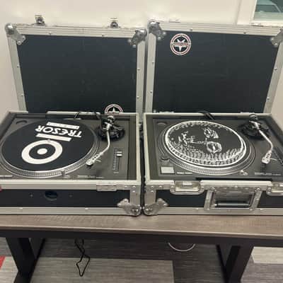 Pair Technics SL-1200MK2 Black With Hard Cases image 9