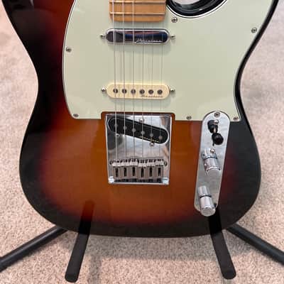 Fender Player Plus Nashville Telecaster with Maple Fretboard 2021 - Present 3-Color Sunburst image 3