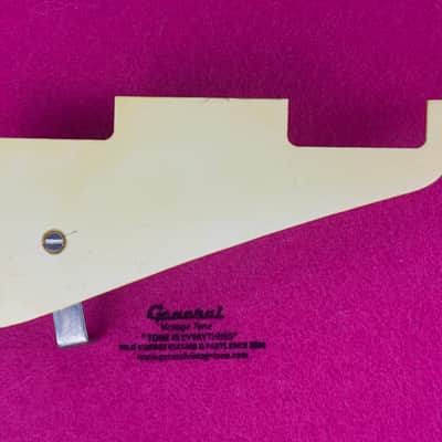 General Vintage Tone Vintage Ivory Aged Pickguard & Bracket for Gibson® Les Paul® '57–'60 (2009–Present USA Models) - Master of edad image 3