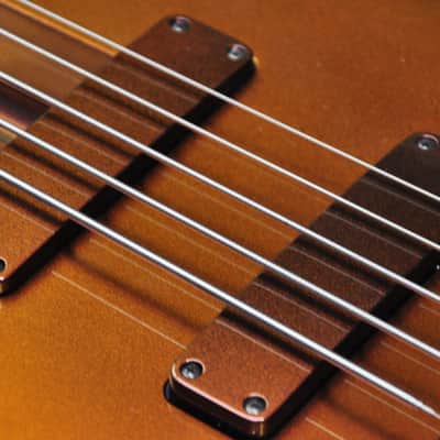 F Bass BN 5 - Colour Shift image 7