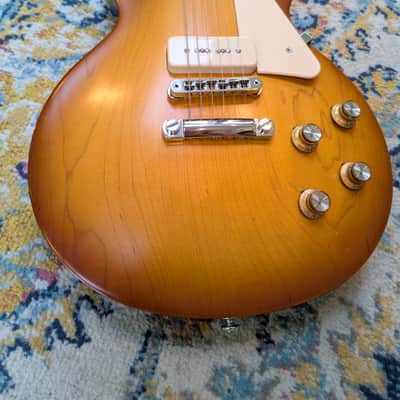Gibson Les Paul Studio '60s Tribute with P90s 2010 - 2015 - Worn Honey Burst image 2