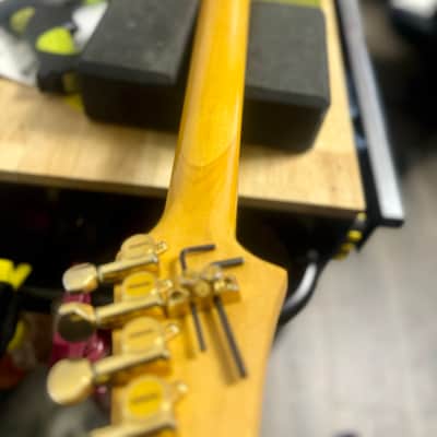 Washburn MG-70 Mercury Series 1992 - Vintage Sunburst image 10